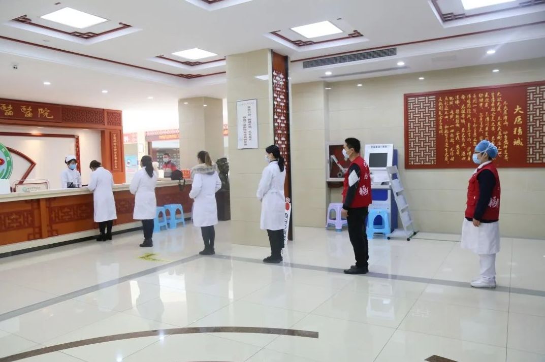 众志成城  热血逆行 为保证献血活动安全,顺利举行,福泉市中医医院
