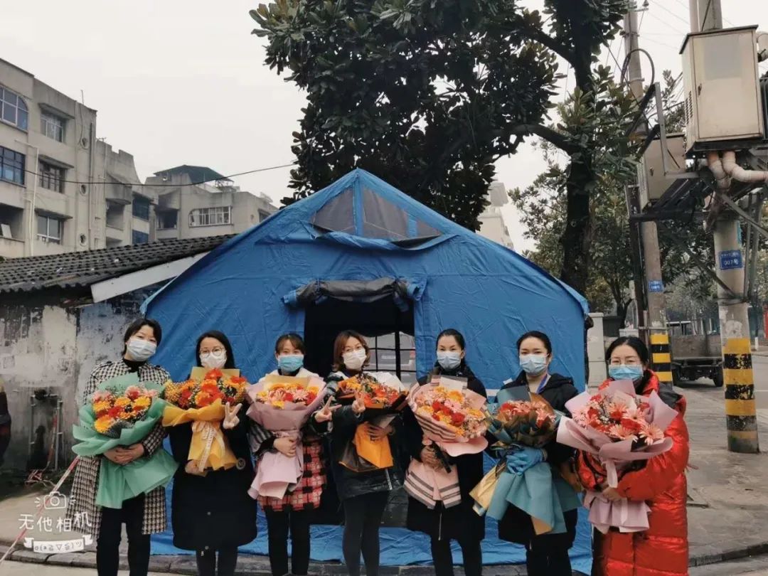 致敬来凤这些在战疫前线的她