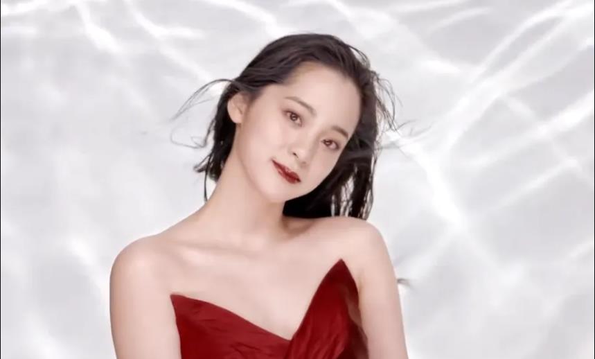 欧阳娜娜惊艳身材 746451c92bf44bdfaaef3857850348a4.jpeg