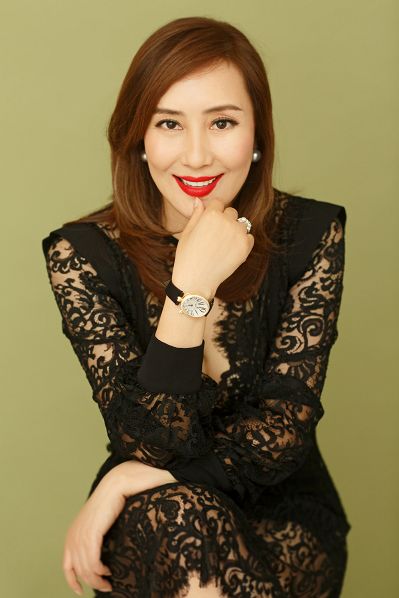 尊尚柏丽时尚产业集团董事长,尊世慕华医疗美容有限公司董事长,柏形