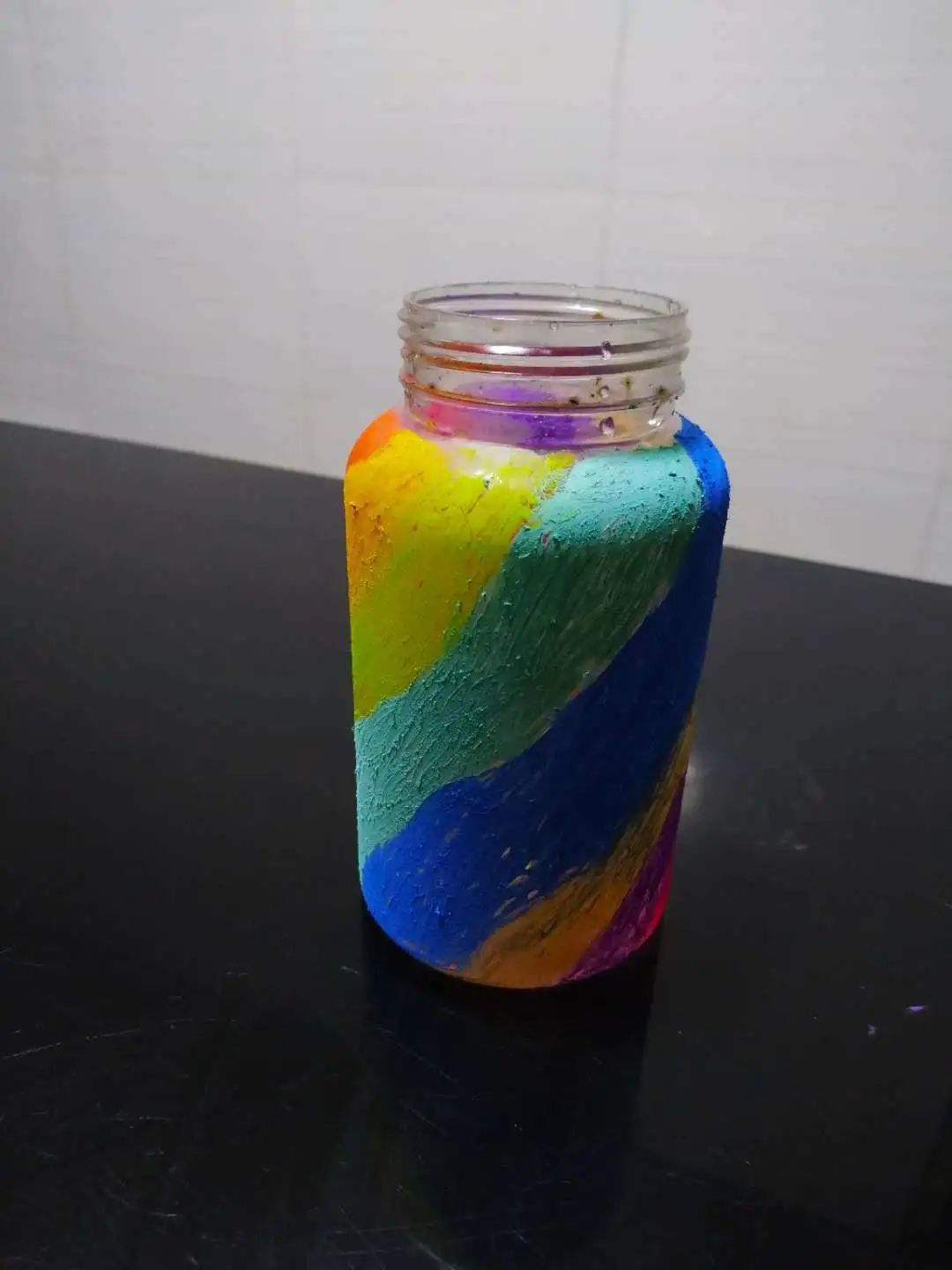 瓶子做的花瓶简单漂亮 889e32b5be1e4f569c36c864f4ade66e.jpeg