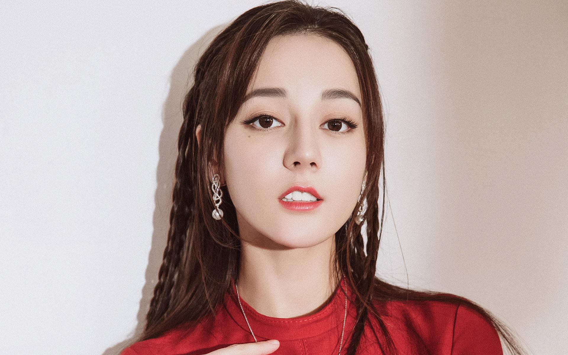 可盐可甜,可性感可少女,迪丽热巴这身材简直a到爆了
