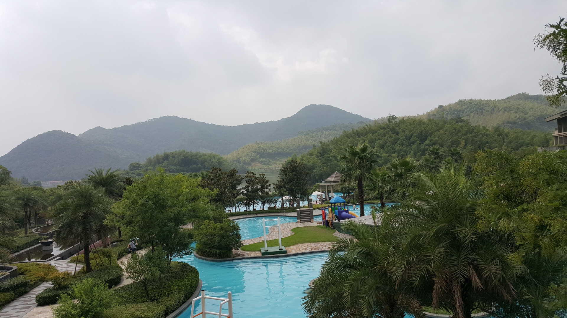 余姚,阳明山温泉度假村宁波城区可以选择九龙湖度假村,二灵山温泉度假