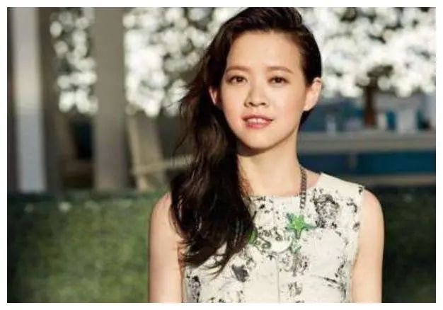 前任黄子佼都结婚了，47岁曾宝仪却仍单身，或因