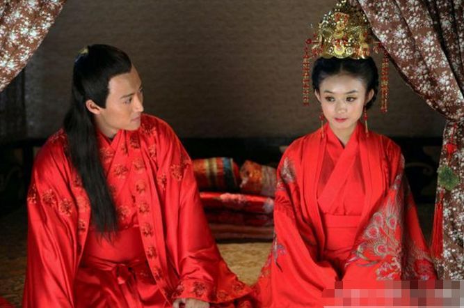 她曾被冯小刚“嫌弃”，努力跻身一线明星，今