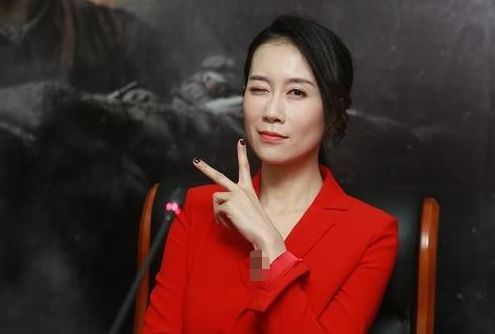 她被称“烂片女王”，只为赚钱给父母买房，如