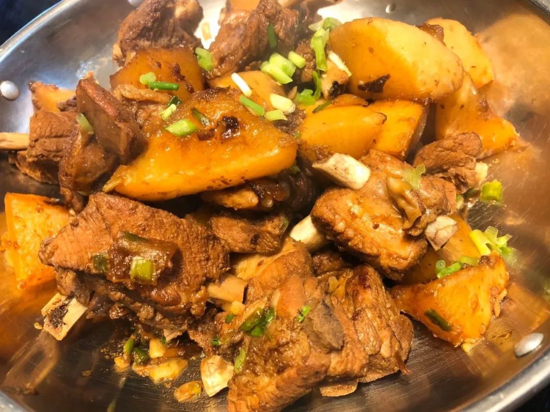 排骨搭配什么食材炖口感好 516135cd1a19426da227ea2e5d7abf28.jpeg