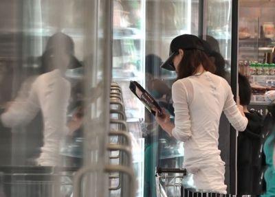 港姐徐子珊退圈后首现身，身材消瘦判若两人，
