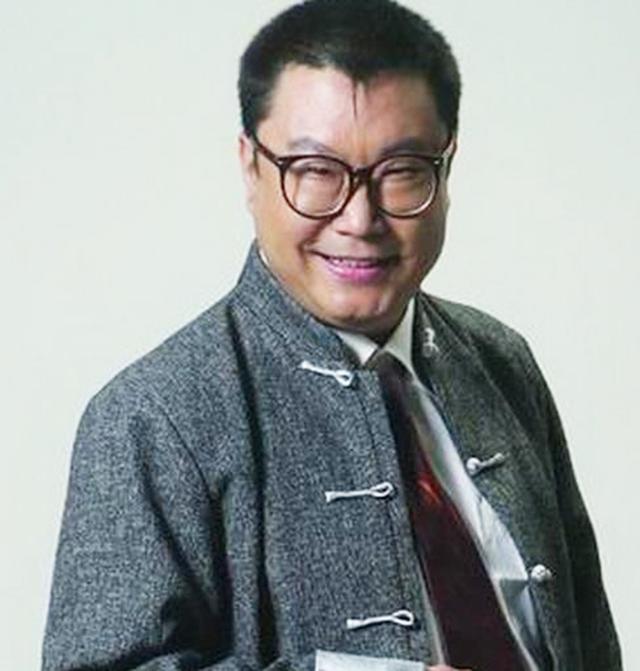 曾红遍全国，却犯错入狱，与小20岁女友相恋被甩
