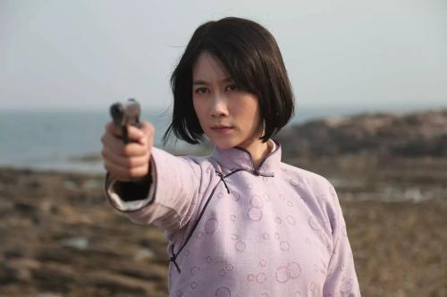她被称“烂片女王”，只为赚钱给父母买房，如