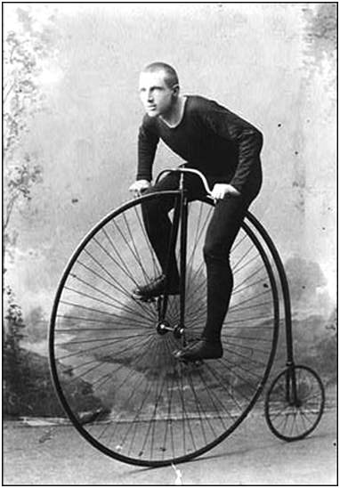 这个机器就是最早的自行车