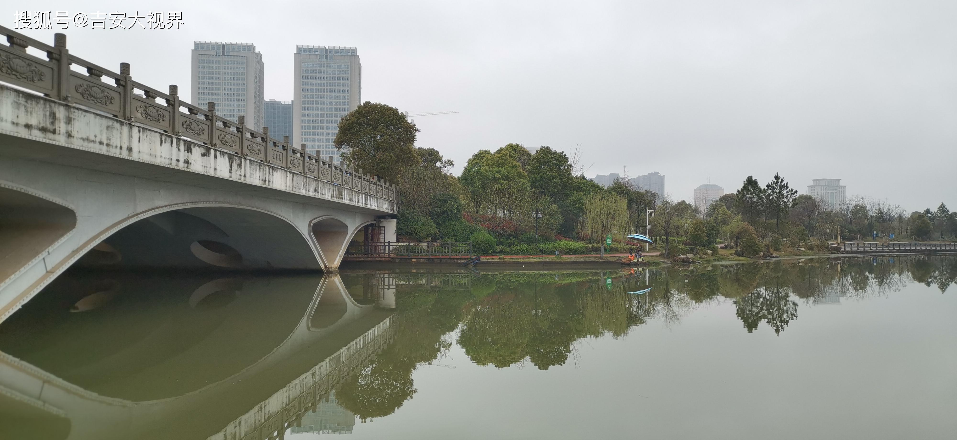 走进素有"此地风光半苏州"之称的吉安古后河绿廊,一片生机勃勃.