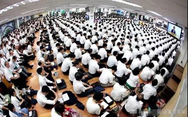 外国人来华治新冠，必须收费