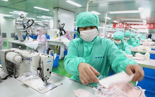 瑞士人口罩_戴口罩的卡通图片