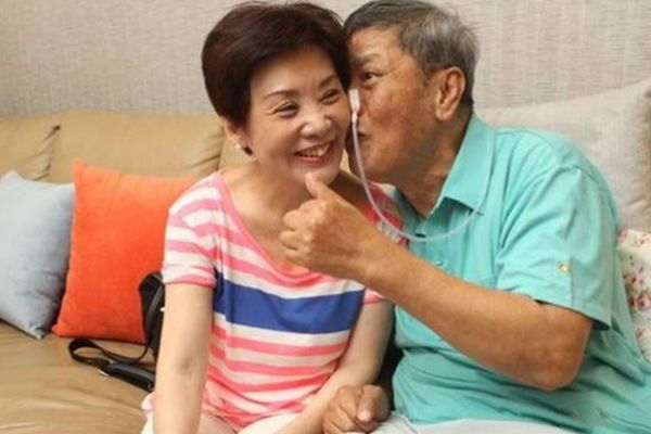 因春晚一夜成名，喝醉摔成智障后遭妻子抛弃，