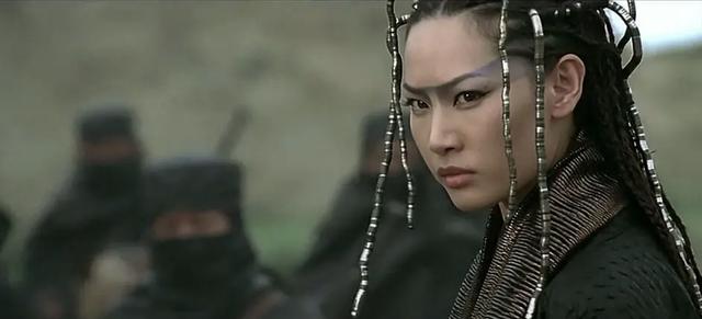 港姐徐子珊退圈后首现身，身材消瘦判若两人，