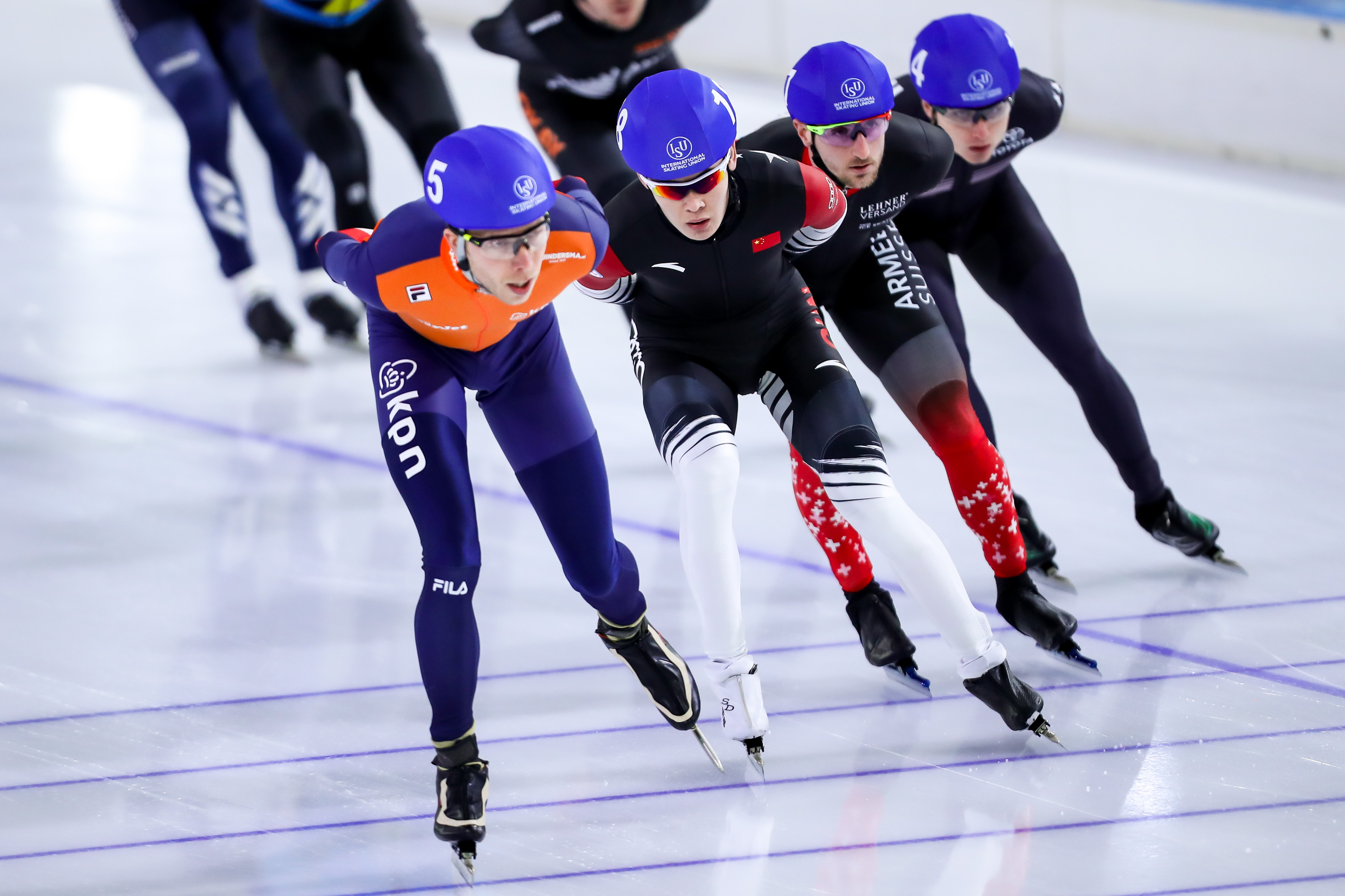 速度滑冰——世界杯总决赛:哈那哈提·木哈买提获男子集体出发赛季第