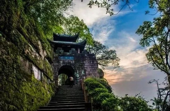 据重庆合川钓鱼城景区工作人员介绍,3月6日对外开放后,景区采取分