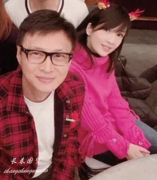 周慧敏与老公20年前剧照曝光 古装扮相甜美可人