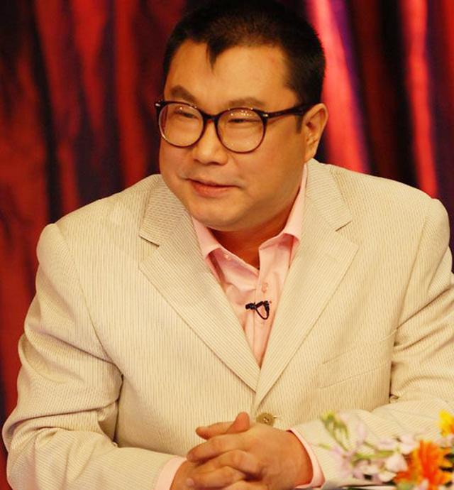 曾红遍全国，却犯错入狱，与小20岁女友相恋被甩