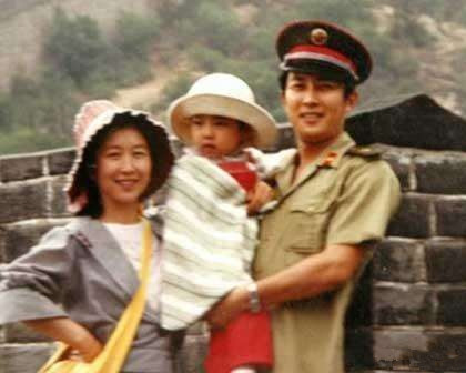 “无情”的唐国强：原配助他成名，他为何转身