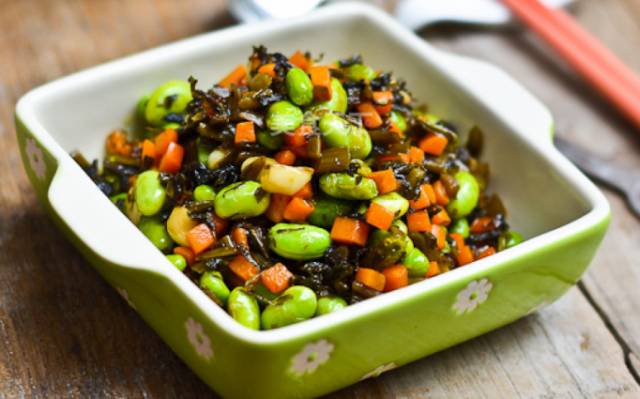 雪菜炒毛豆材 料：