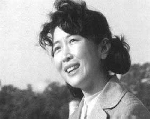 “无情”的唐国强：原配助他成名，他为何转身