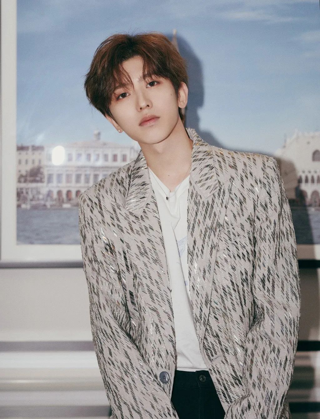 徐坤发歌、黄轩演技差、白敬亭不发微博、金晨