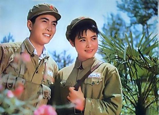 “无情”的唐国强：原配助他成名，他为何转身