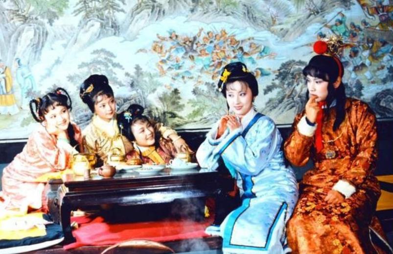 林黛玉与薛宝钗,同样都是富养的女儿,区别还在于原生家庭 林黛玉与薛宝钗,同样都是富养的女儿,区别还在于原生家庭