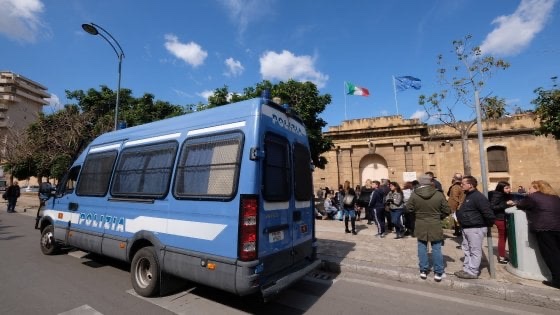 意大利27处监狱暴动 摩德纳监狱7名囚犯死亡