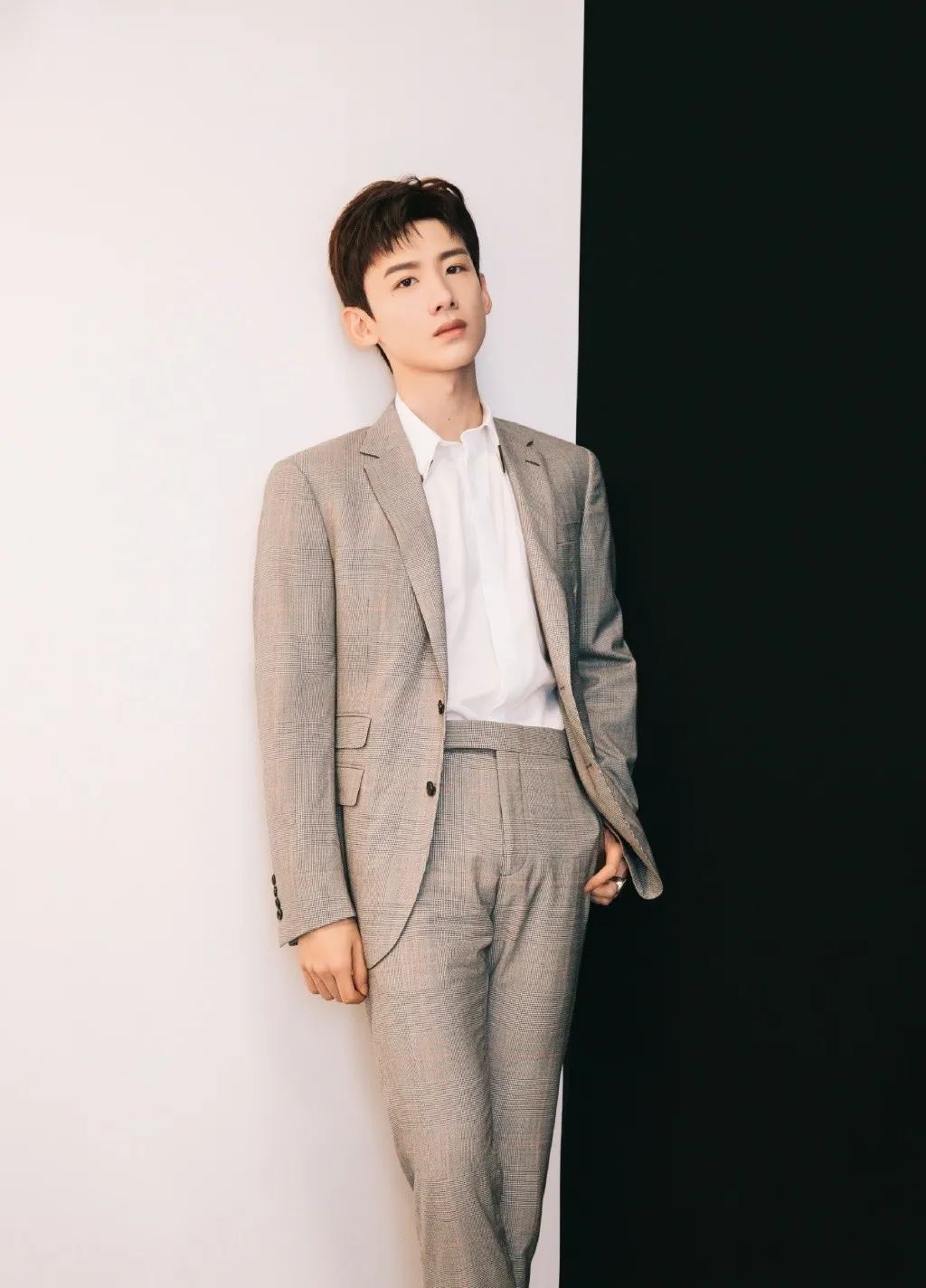 徐坤发歌、黄轩演技差、白敬亭不发微博、金晨