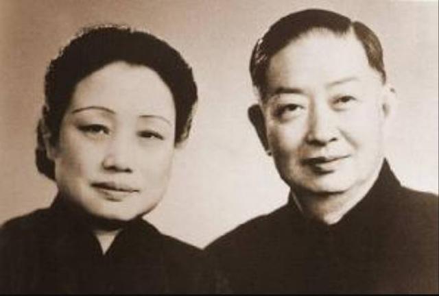 她为丈夫事业主动绝育，一双儿女病故后，丈夫