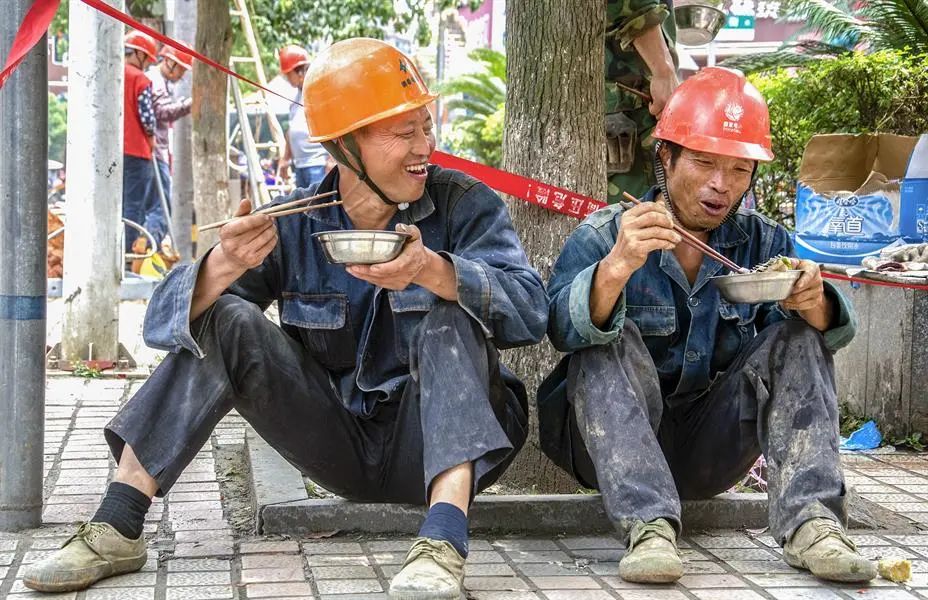 疫情之下的拷问:窝囊的男人,伟大的父亲?