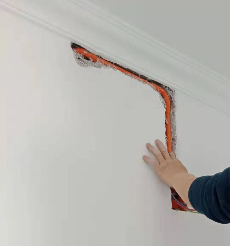 电线没装穿线管阳台没做防水 业之峰偷工减料？