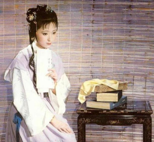 林黛玉与薛宝钗,同样都是富养的女儿,区别还在于原生家庭 林黛玉与薛宝钗,同样都是富养的女儿,区别还在于原生家庭