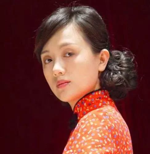 夫妻是大学同学，结婚25年零绯闻，如今老公很红