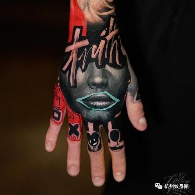 tattoo手上的满背纹身