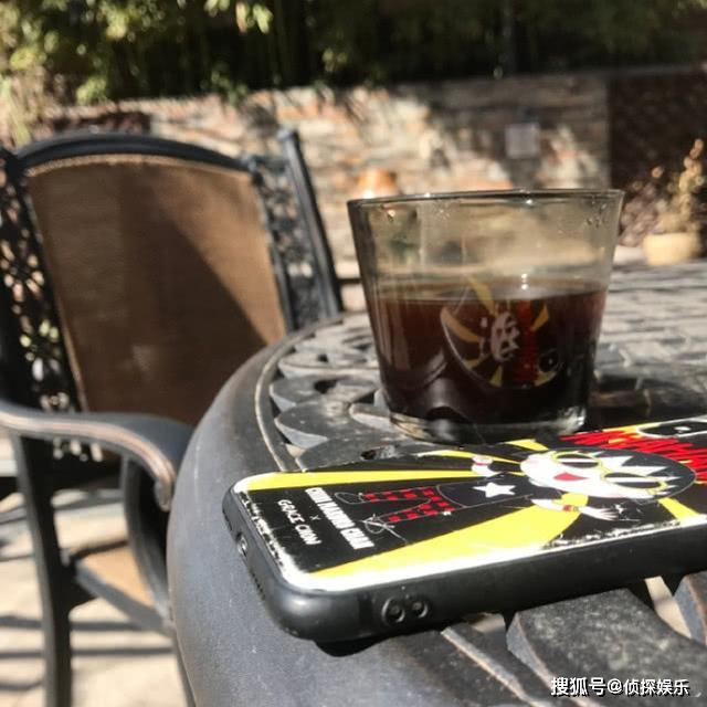 被传与罗志祥分手，周扬青晒自拍却不回应，粉