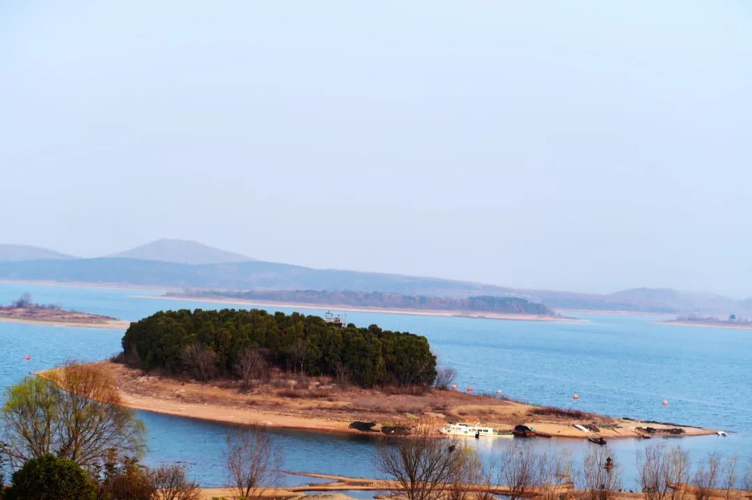 河南泌阳春光美,美就美在那铜山湖