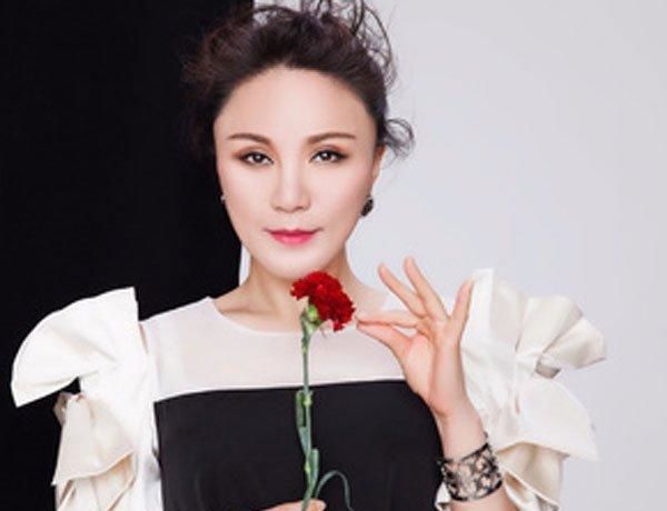 她连续登7年春晚，却因“耍大牌”遭央视“封杀