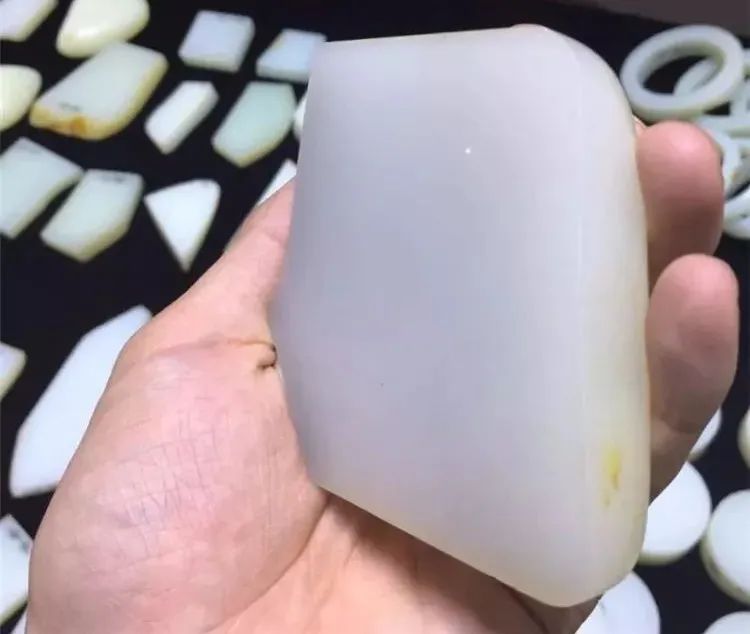 俄料里的巴莎料,它有一部分是可以达到打灯无结构的.