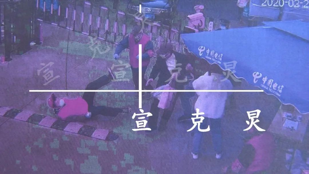 昏特了！上海爷叔不配合量体温，竟掰断志愿者