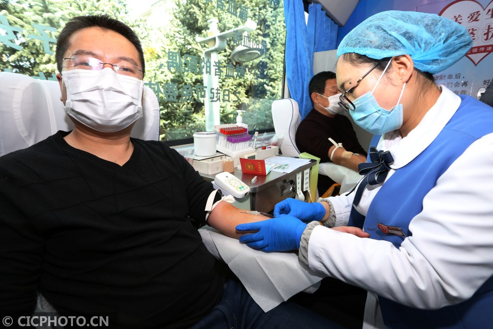 甘肃平凉：献热血 抗疫情