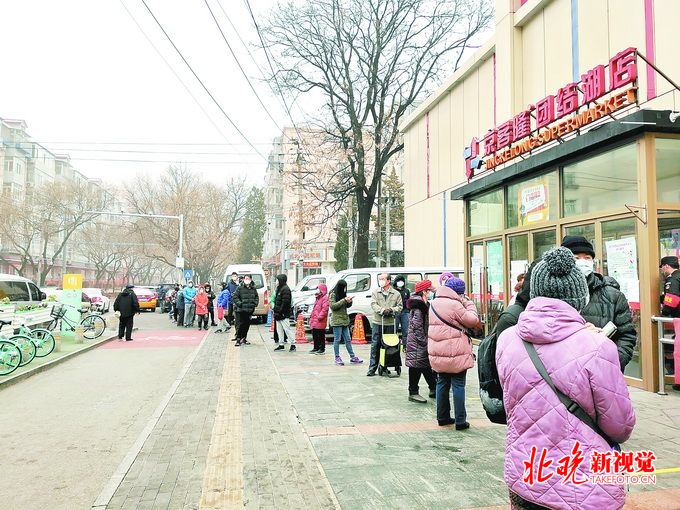超市卖口罩时上百人排队？这时扎堆囤货不可取