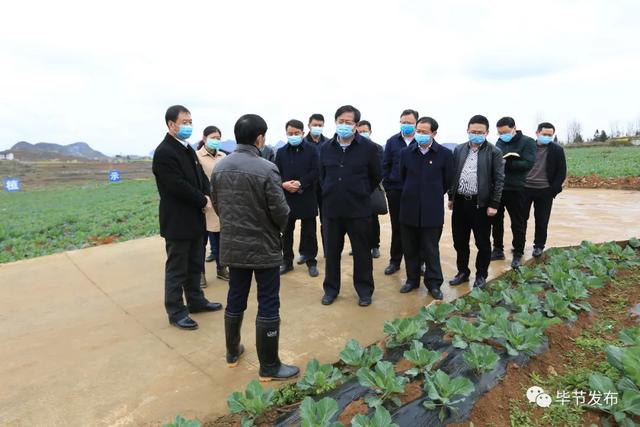 周建琨到纳雍县水东镇,玉龙坝镇,乐治镇和勺窝镇督战脱贫攻坚工作