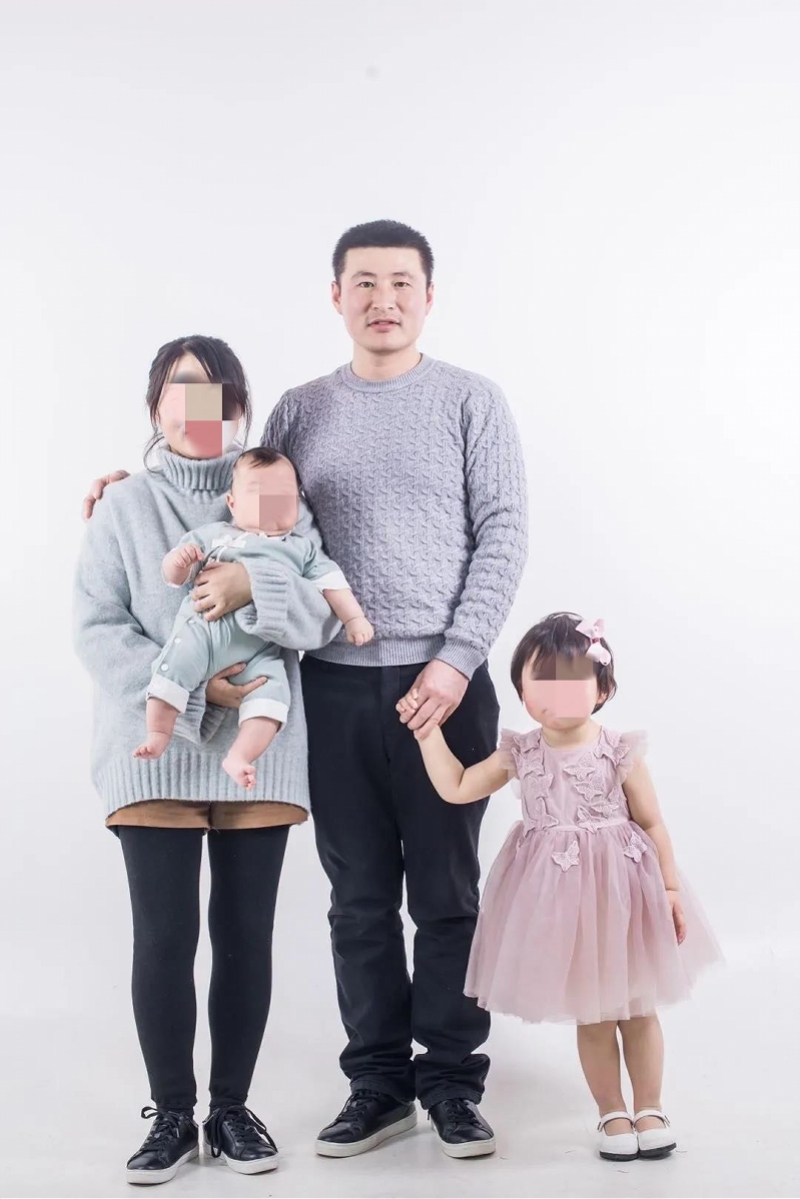 妻子一线抗击疫情，武警硬汉变身“奶爸”后方