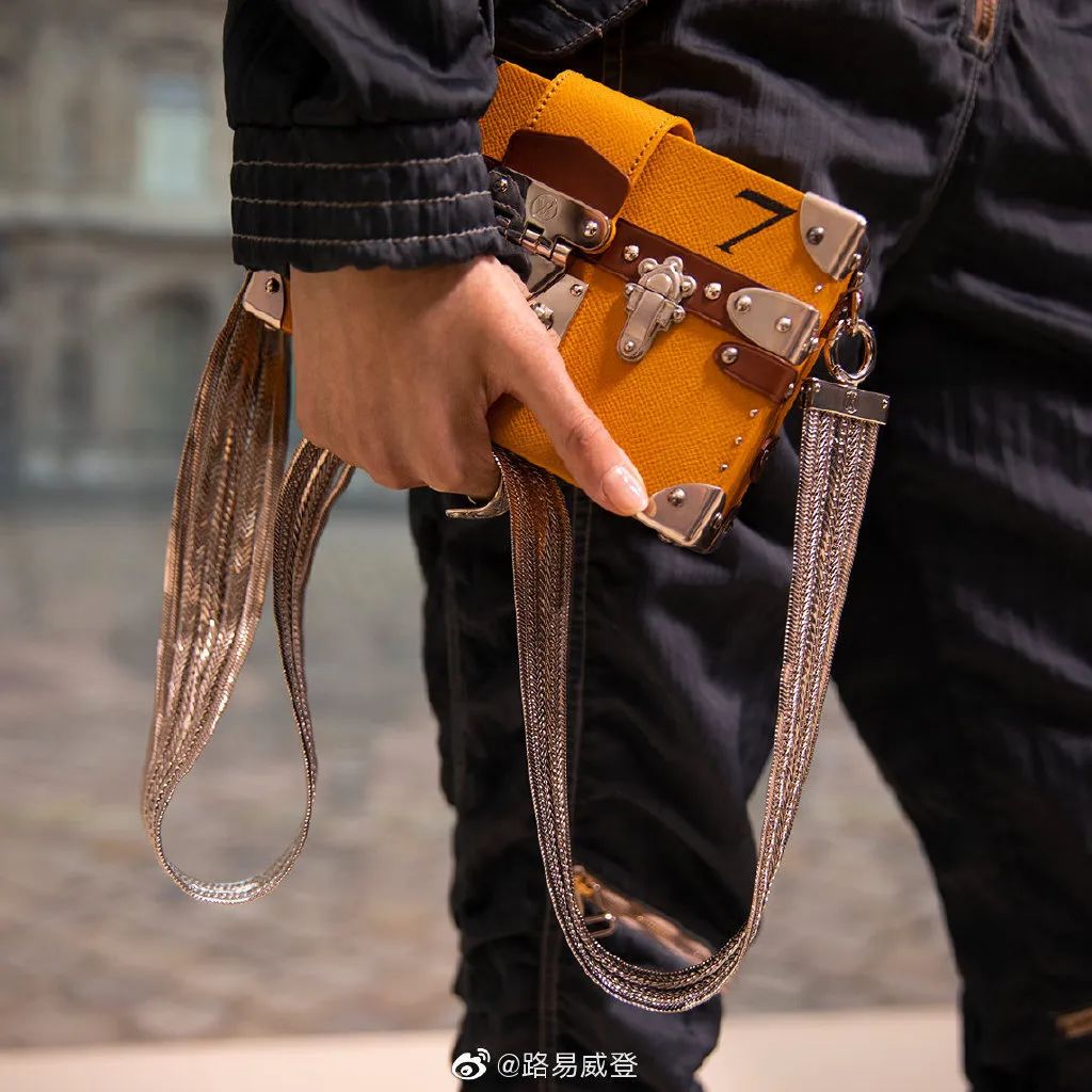 ������ȻҪ�������ֵ�İ���,�ÿ��ֲ���ײ��!