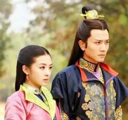 张含韵与彭冠英已领证？被拍多次无一回应，可这次女方似乎忍不住，网友：失望！