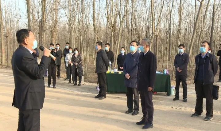 周口市委常委宣传部长王少青带队到淮阳区观摩产业扶贫工作